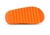 Adidas Yeezy Slides 'Enflame Orange' na internet