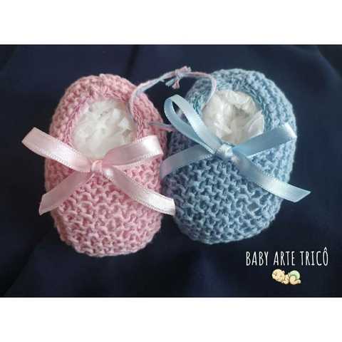 Sapatinho de tricô para chá revelação