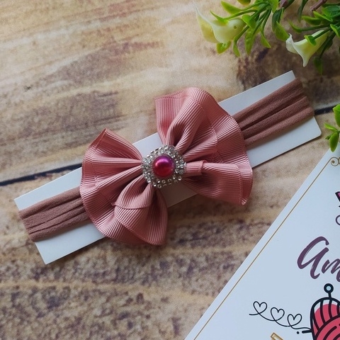 Tiara de meia com laço saia de bailarina e aplique chatton de pérola - RN a 2 anos