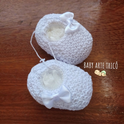 Sapatinho feminino com lacinho lateral