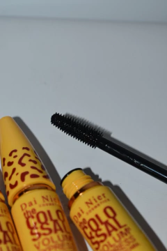 MASCARA DE PESTAÑAS COLOSSAL - comprar online