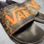 CHINELO SLIDE VANS LA COSTA CAMO PRETO COM LARANJA 9BCA - ATMOSFERA LIFESTYLE surf street 