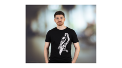 Camiseta Masculina com Estampa de Falcão na internet