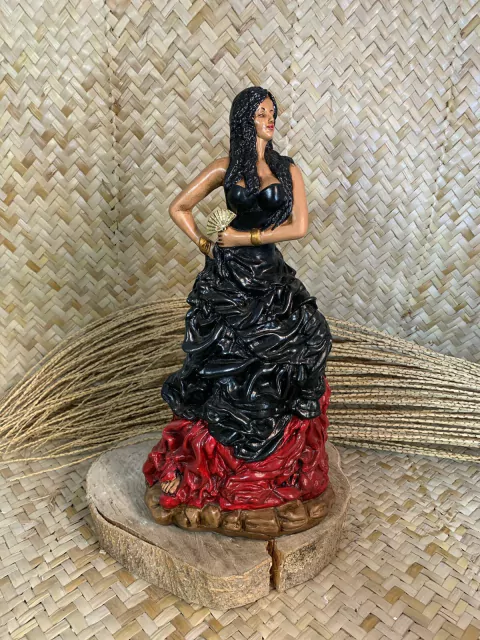 Imagem Estátua Pombagira Sete Saias Grande Preta e Vermelha