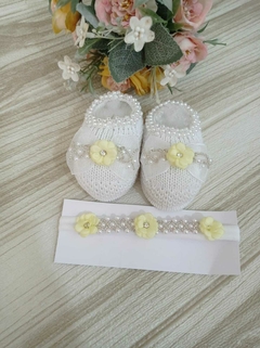 Sapatinho com faixa - Branco com amarelo - (cópia)