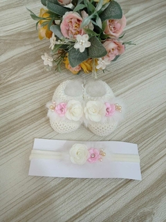 Sapatinho com faixa - Branco com rosa