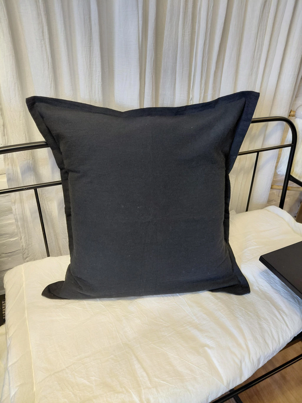 ALMOHADON LISO 60x60Cm