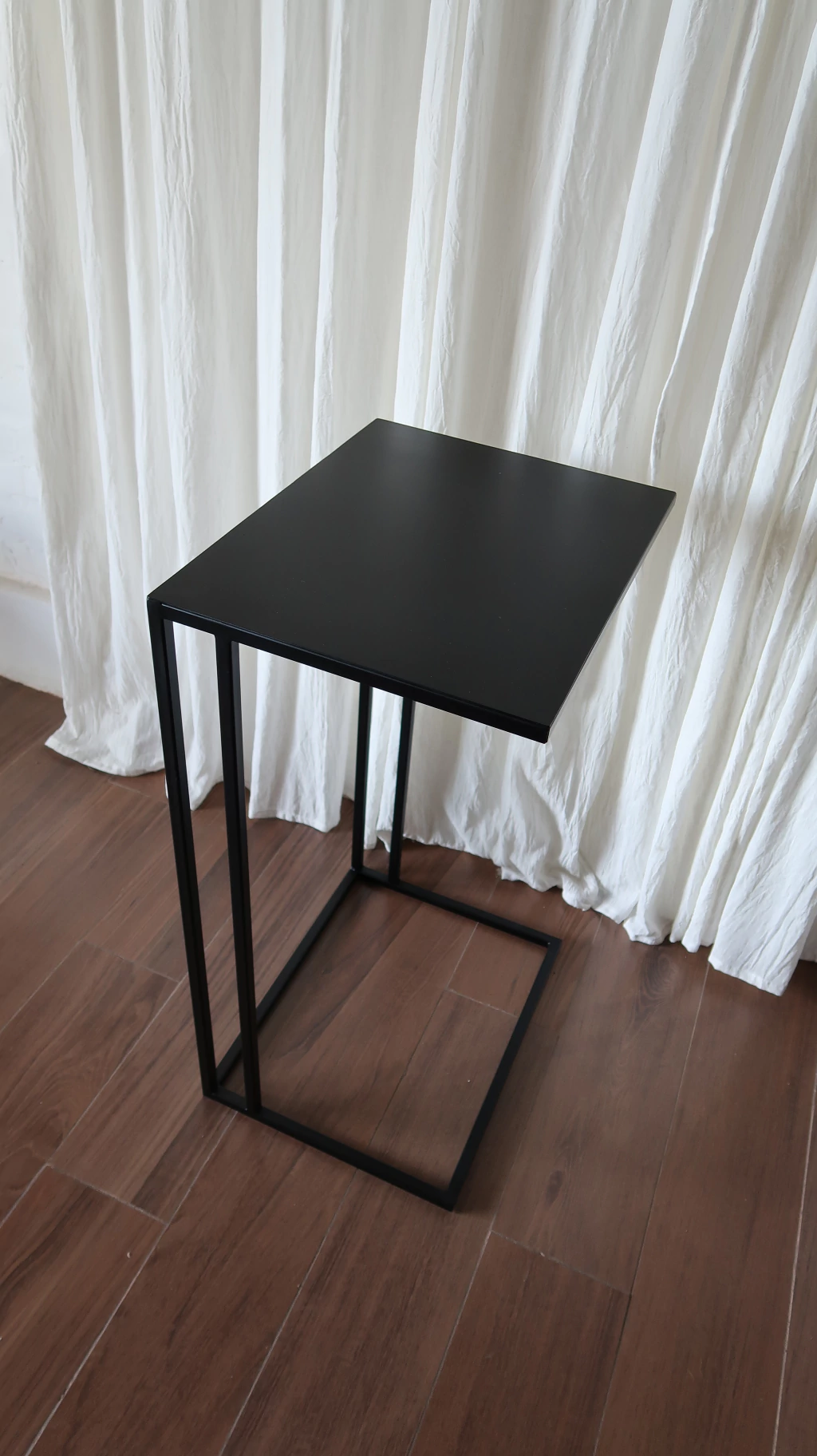 MESA AUXILIAR BAJA NEGRA