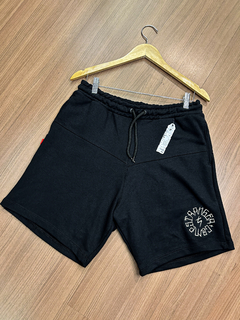 BERMUDA MOLETOM AROUND TAG PRETA STRANGER - comprar online
