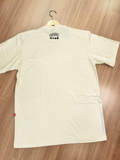 CAMISETA 3988 BEGE CHRONIC na internet
