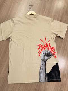 CAMISETA DEXTER PUNHO BEGE CHRONIC - comprar online