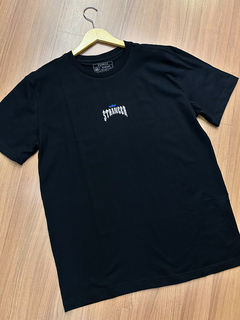 CAMISETA TRAP LETTERS PRETA STRANGER - comprar online