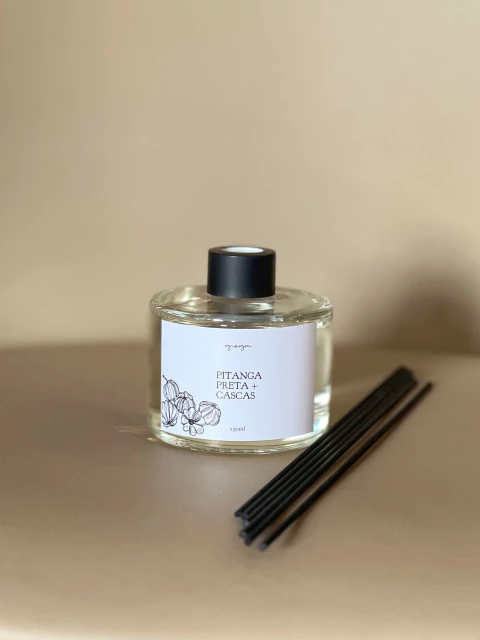 Difusor de Pitanga Preta + Cascas 230ml