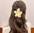 Piranha De Cabelo Grande Formato De Flor Fosca - Yuni Loja | Papelaria Criativa e Presentes