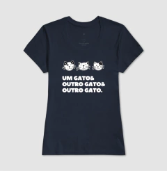 Um gato& outro gato& outro gato. - Camiseta - Bola de Pelo