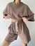 Conjunto feminino meia manga em torno do pescoço solto conjunto de duas peças - comprar online