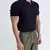 Polo Jacquard de malha masculina, camisa casual listra, decote em v, monocromática