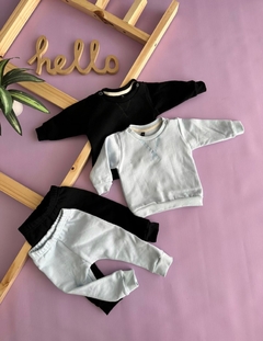 Conjunto Cuello Redondo en internet