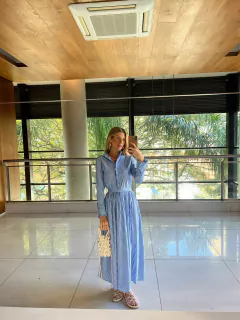 Saia longa listrada. Azul e branca 