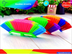 ESCOBA EXTRA SUAVE ARCO IRIS