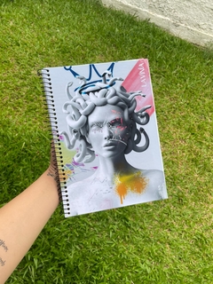 Caderno A4 96 folhas BRILHO SIMPLES - comprar online