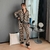 Conjunto de pijama feminino com decote em V design de luxo com letras cruzadas - Loja do Hiorannis