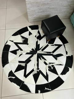 Tapete de couro, mandala, preto e branco malhado.