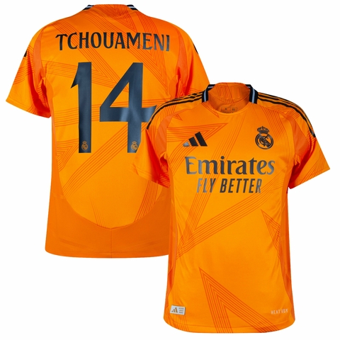 Camisa laranja do Real Madrid II 24/25 com nome e número Tchouameni, modelo de torcedor masculino. camisa real madrid laranja personalizada com nome e número do jogador Tchouameni