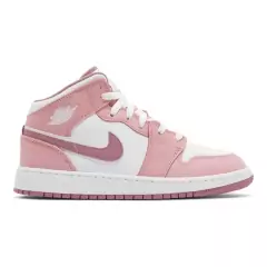 Air Jordan 1 Mid GS Valentine's Day na internet