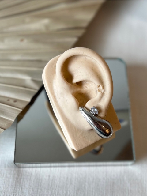 Brinco Gota Prata Ear Hook Strass - comprar online