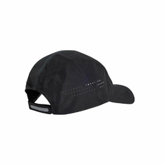 Boné Adizero na internet