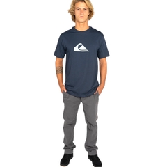 Camiseta Quiksilver m/c comp logo na internet