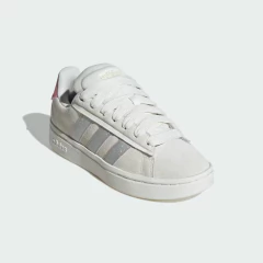 Adidas Grand Court Alpha na internet