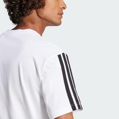 Camiseta Adidas Malha Simples Essentials Três Listras - comprar online