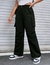 calça cargo minnie (g)i-dle preta com bolsos laterais - comprar online