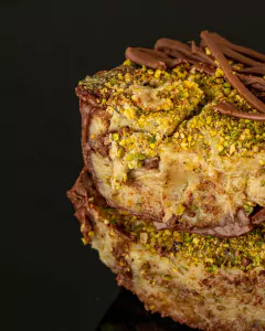 Ovo de colher de Brigadeiro de Pistache na internet