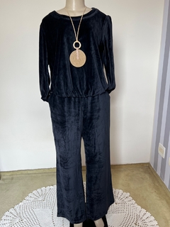 Conjunto de veludo calça e blusa na internet