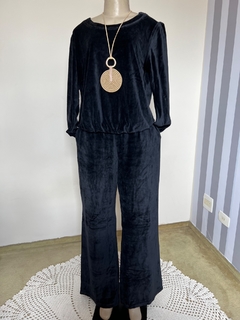 Conjunto de veludo calça e blusa