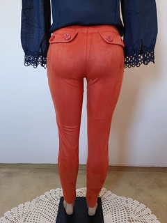 Calça Skinny de Suede laranja - comprar online