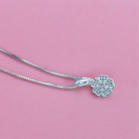 Colar Flor Cravejada em Micro Zircônia Cristal Pingente 18mm