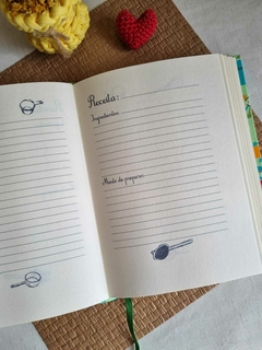 Caderno de receitas - fundo verde na internet