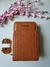 BOLSA CERTEIRA PORTA CELULAR TRANSVERSAL COM 3 DIVISÓRIAS (MARROM)