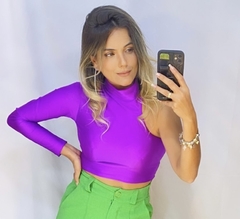 CROPPED UMA MANGA SÓ - comprar online