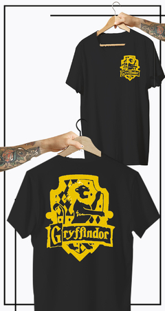 CAMISETA GRIFINORIA BRASÃO COSTAS na internet