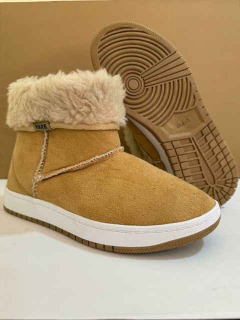 Pantubotas color beige