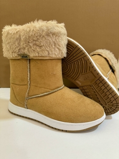 Pantubotas altas color beige