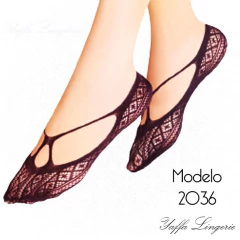 Meia sapatilha com aberturas por toda a peça e detalhes em formato geométrico - YAFFA Lingerie - comprar online