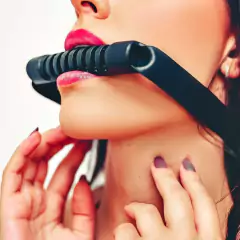Linha Sado - Mordaça com Alça de Couro Bastão em Material Sintético Flexível - Sexy Fantasy - comprar online
