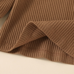Conjunto infantil blusa manga longa e gola e saia xadrez na internet