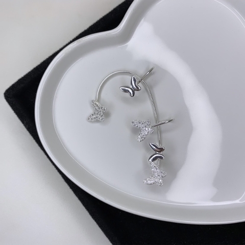 Brinco inteiro de borboletas